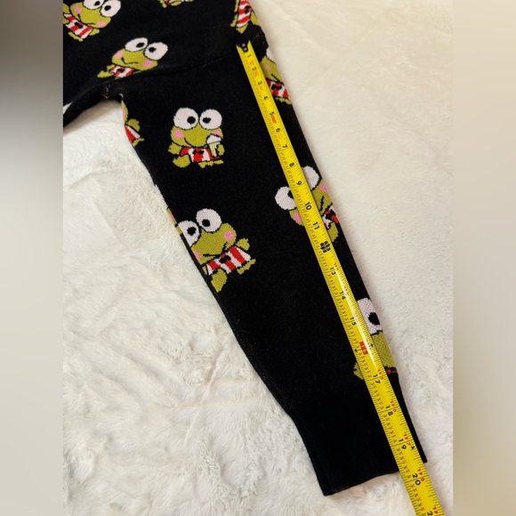 Hello Kitty & Friends + Forever 21 Keroppi Crewneck Sweater- size M - Picture 14 of 15
